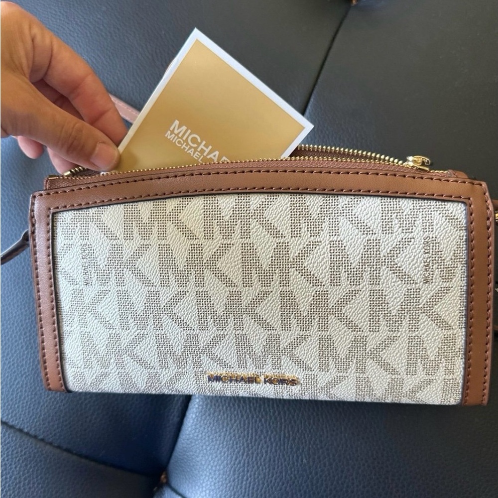 Michael Kors Brown and Cream Signature Crossbody Bag - Picture 5 of 5
